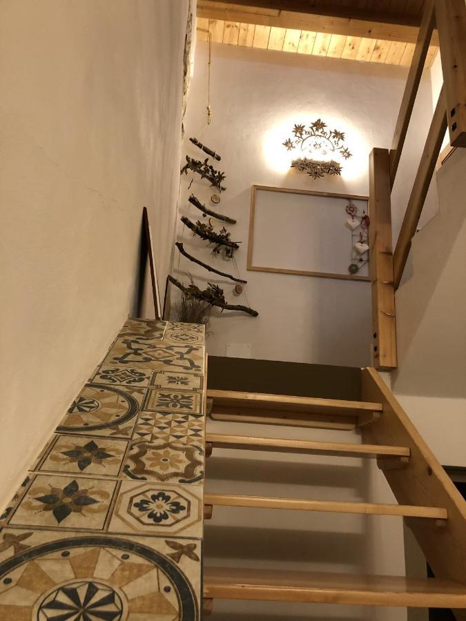 Verso Est Петралия Сопрана Екстериор снимка
